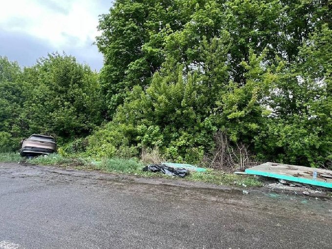 ДТП у Харківському районі: водій в’їхав у зупинку, загинула жінка